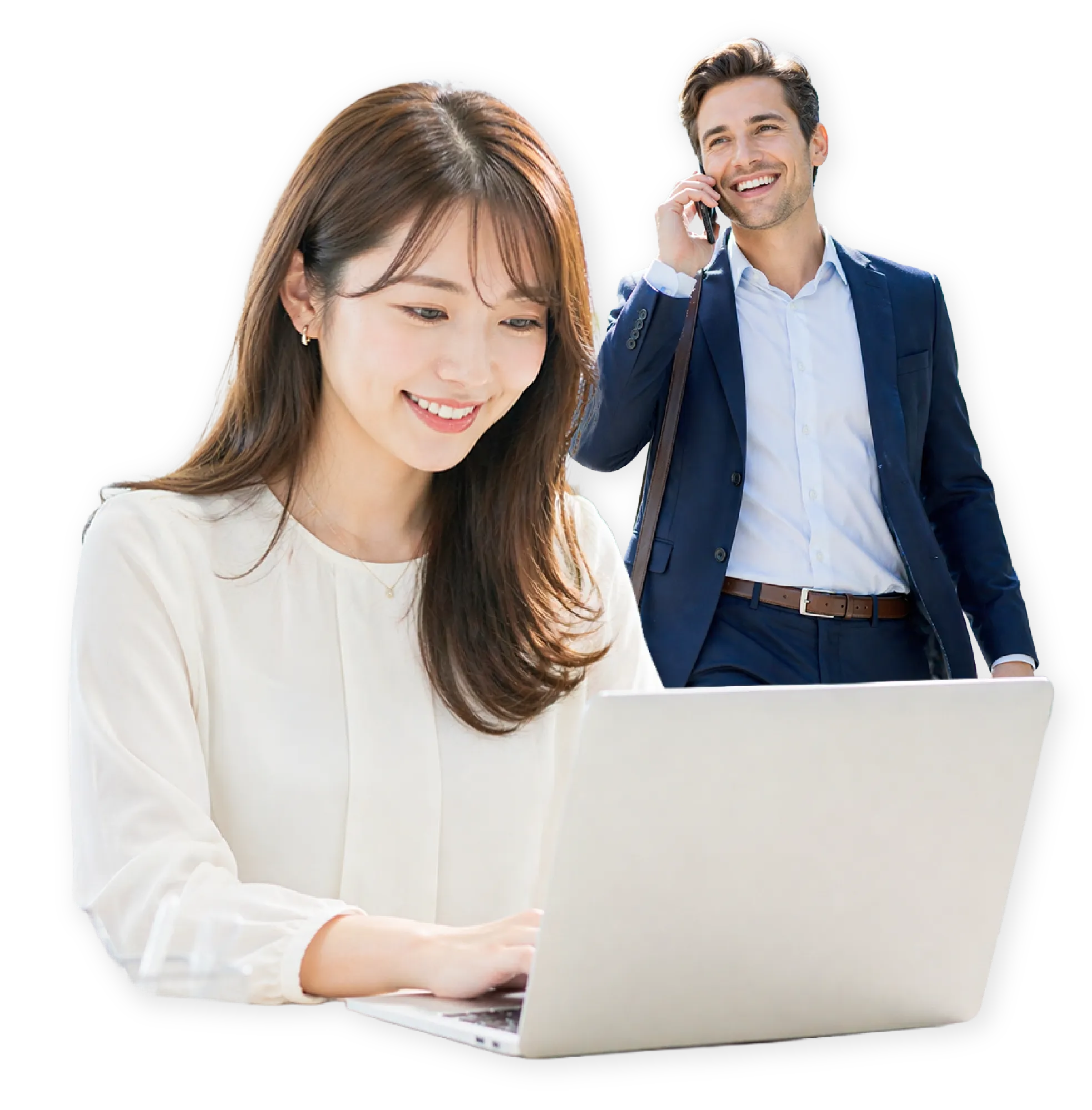 pcを触る女性と電話をしている外国人男性